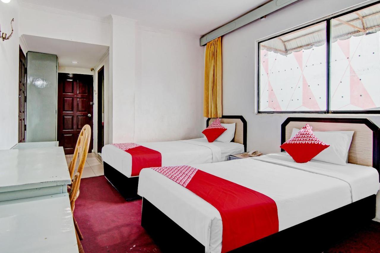 Oyo 90697 Hotel Wisata Думай Экстерьер фото