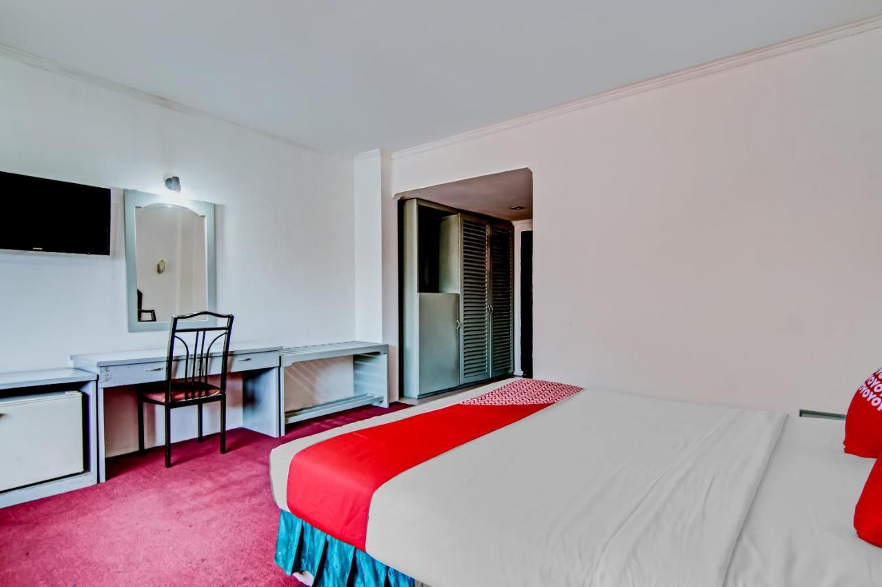 Oyo 90697 Hotel Wisata Думай Экстерьер фото