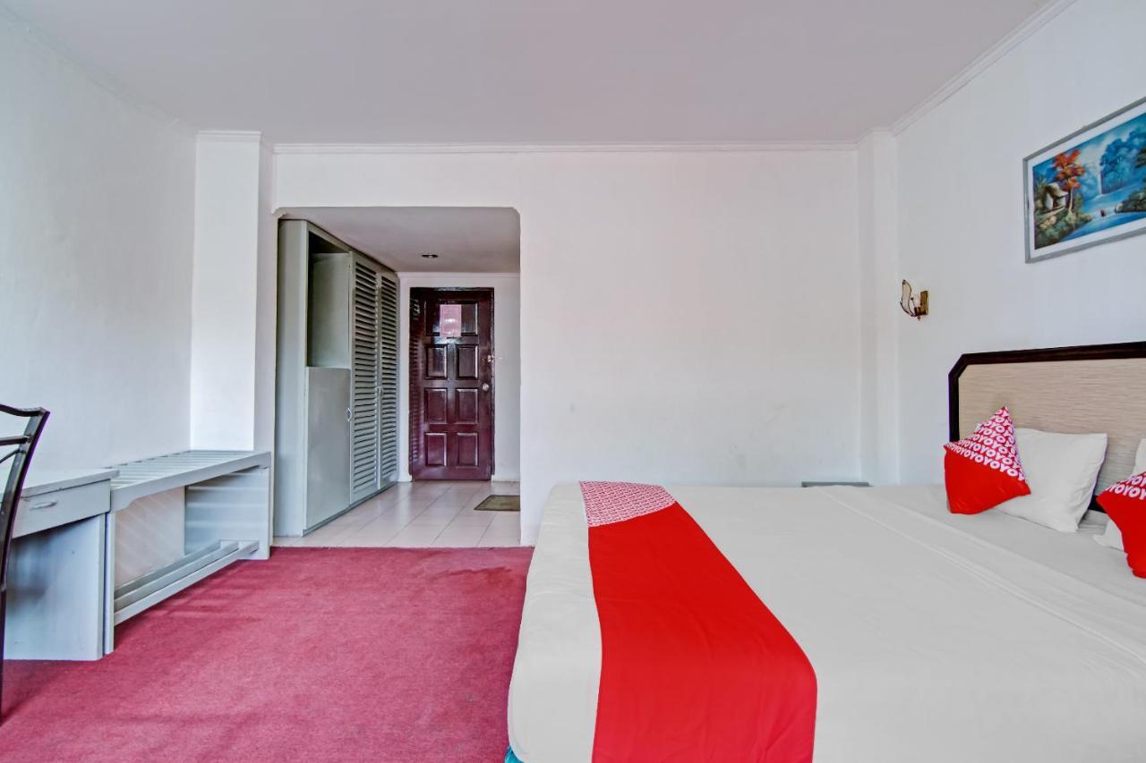 Oyo 90697 Hotel Wisata Думай Экстерьер фото